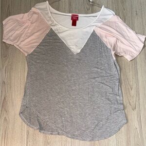 Daytrip Gray and Pink short sleeve shirt top